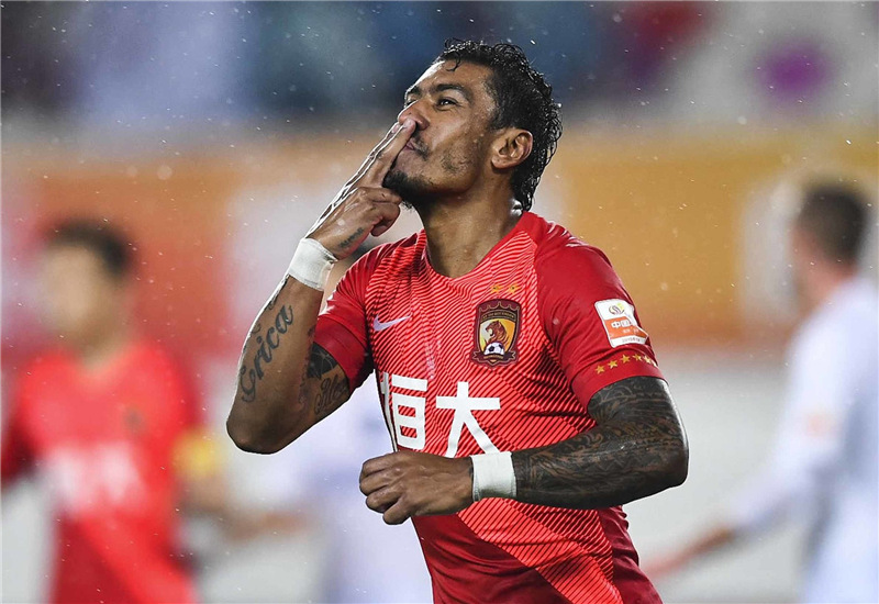  中超首轮激战正酣，多场对决上演进球盛宴