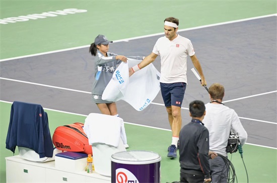  轮椅网球公开赛落幕，残奥冠军卫冕展现坚韧精神  
