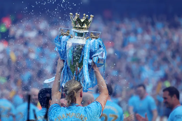  网坛常青树展韧性，费雷尔长盘鏖战告捷