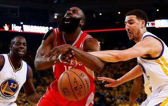  传奇球衣荣耀退役，历史时刻铭刻永恒记忆